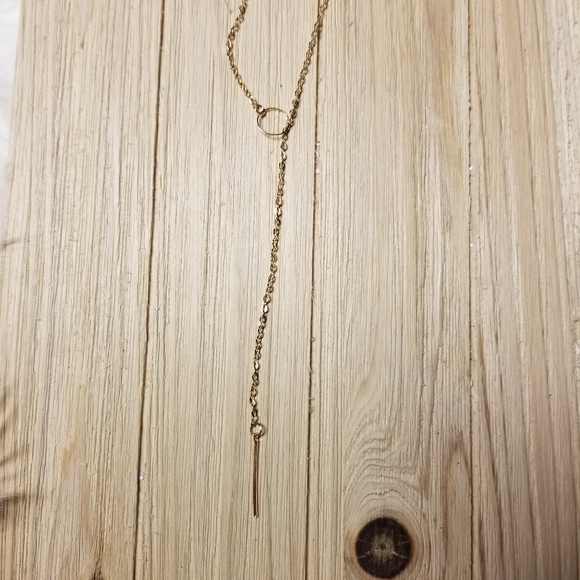 Super Pretty Bar and Circle necklace in GOLD - Picture 4 of 6
